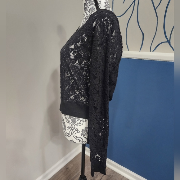 NWOT Express Black Lace Crop Top - Picture 4 of 8
